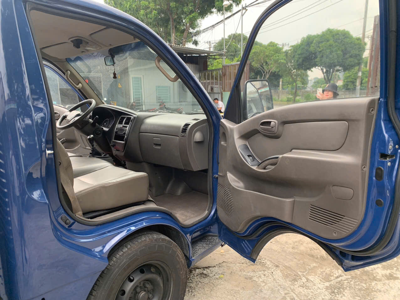 Cánh cửa bên tài Huyndai new Porter cũ thùng kín đời 2018