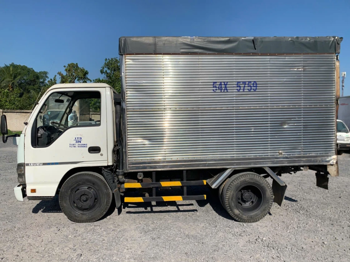 chases lốp xe tải isuzu cũ 1.9 tấn đời 2007