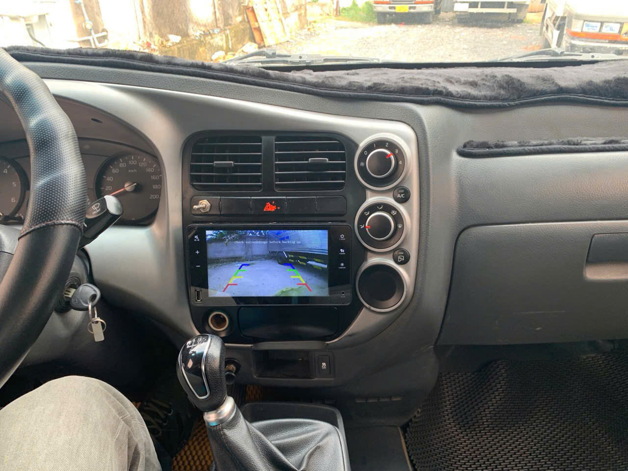 nội thất cabin xe k250 cũ màu xanh đời 2019