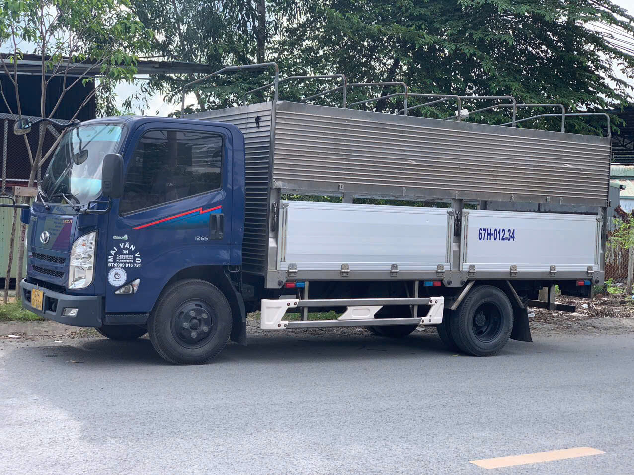 Thùng xe mui bạt Dothanh IZ65 đời 2021, tải 2t2
