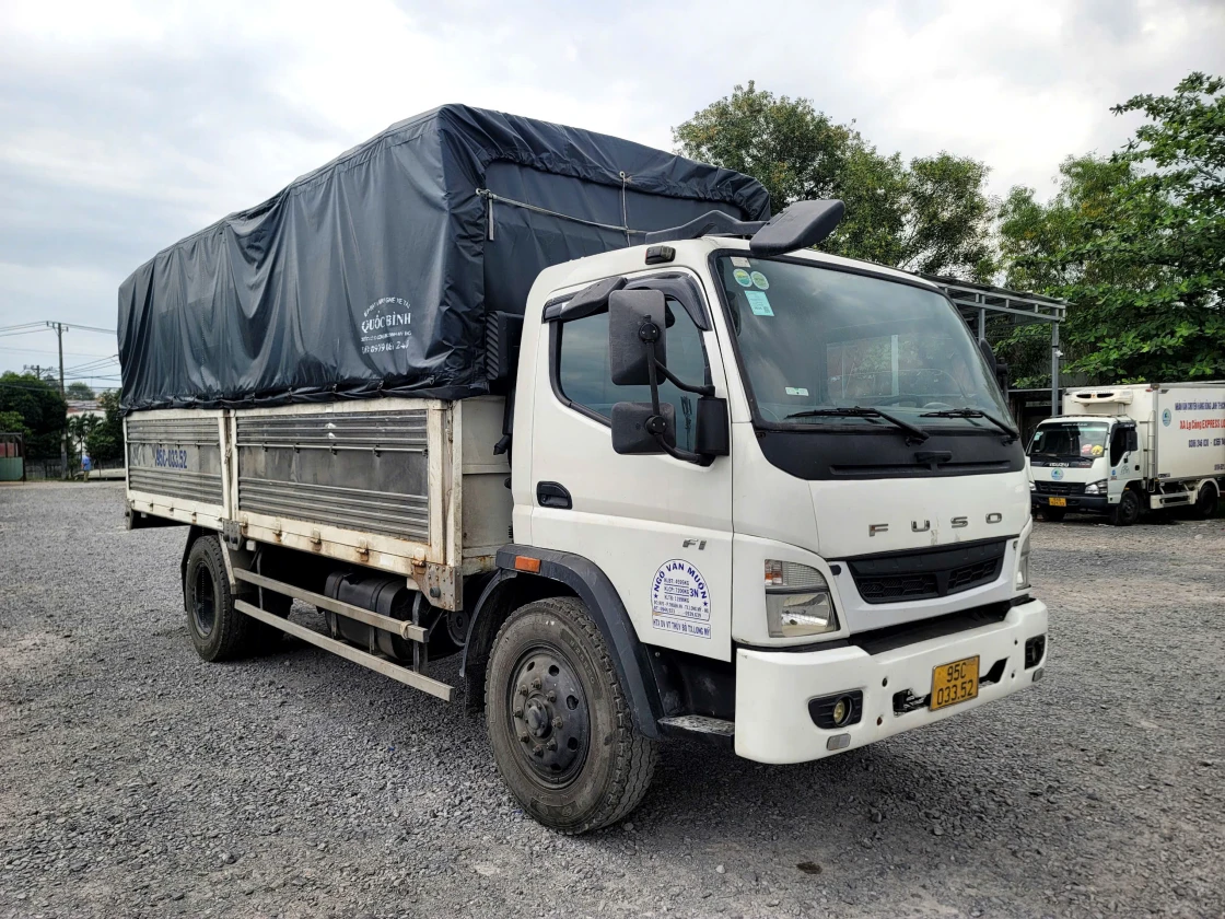 thùng 5 bửng mở kèo mui bạt. xe Fuso 2017 tải trọng 7.2 tấn (1)