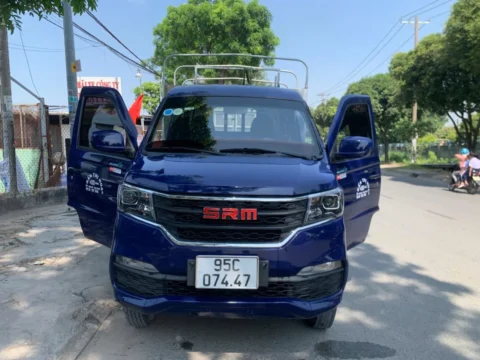 ngoại thất cabin xe tải cũ SRM đời 2023