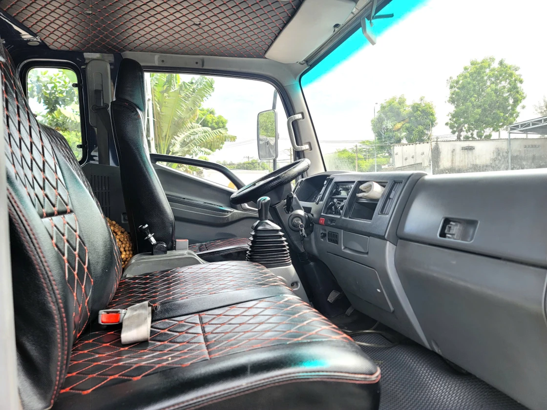 Xe tải Jac N900s 9.1 tấn cabin vuông có mui lướt gió